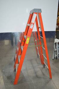 lot 238 image: Keller 6 ft Fiberglass Step Ladder, Model 976, Type IA