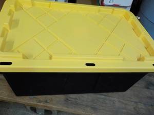lot 173 image: Black with Yellow  27 Gallon Tote w...