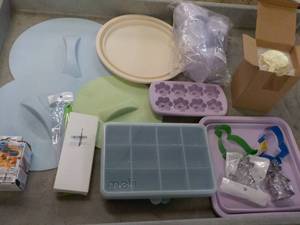 lot 332 image: Silicone Kitchenware and more...