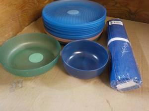 lot 334 image: Mainstays Plates, Table Runner and ...