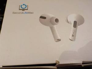 lot 18 image: Second Life Mac Big Pea Headphones ...