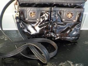 lot 8 image: Marc Jacobs Black Purse 9 x 7...