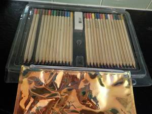 lot 22 image: Artists Colored Pencils and Bag...