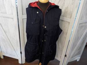 lot 28 image: NavyRed Hooded Vest size M...
