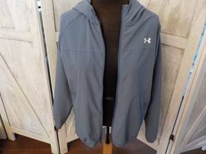 lot 30 image: Under Amour Jacket size L...