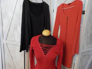 lot 31 image: Guess x2 Dresses size L and Banana ...