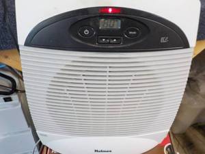 lot 63 image: Holmes Heater - tested and works...