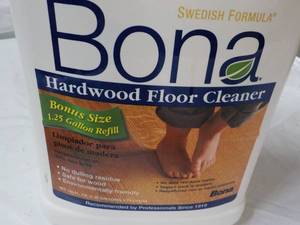 lot 67 image: 160 oz Jug Bona Hardwood Floor Clea...