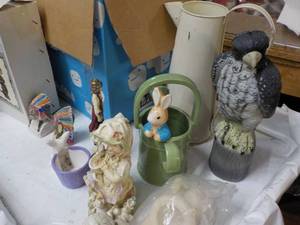 lot 70 image: Random Lot of Dcor...