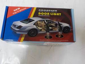 lot 197 image: COUATGST Door Light...