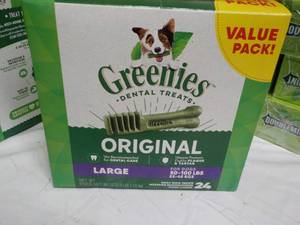 lot 205 image: Greenies Original Dental Treats - 2...