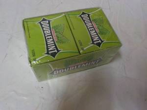 lot 225 image: Double Mint Gum 150 sticks...