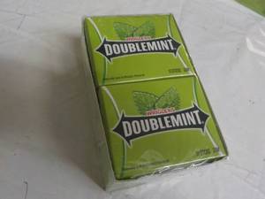 lot 227 image: Double Mint Gum 150 sticks...