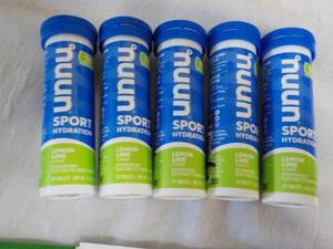 lot 298 image: 5 Nunn Sport Hydration...