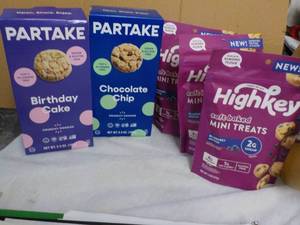 lot 306 image: Cookies and Mini Treats...