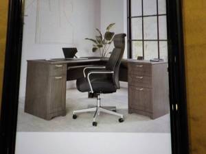 lot 101 image: Real Space Gray L Shape Desk 59 x 3...