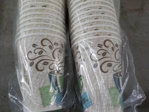 lot 110 image: 2 Dixie Insulated Paper Cups (50 cu...
