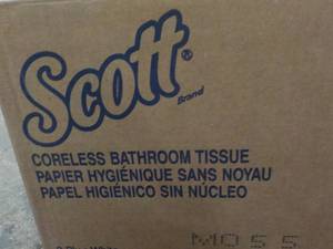 lot 132 image: Scott 2 Ply 36 Roll White Toilet Pa...