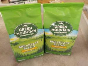 lot 138 image: 2 Green Mountain Breakfast Blend Li...
