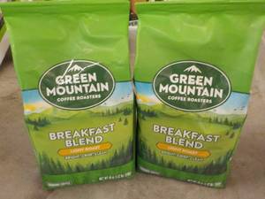 lot 139 image: 2 Green Mountain Breakfast Blend Li...