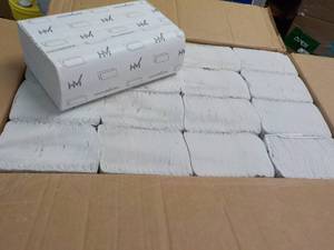 lot 152 image: Case of Highmark 4000 Multi Fold 1 ...