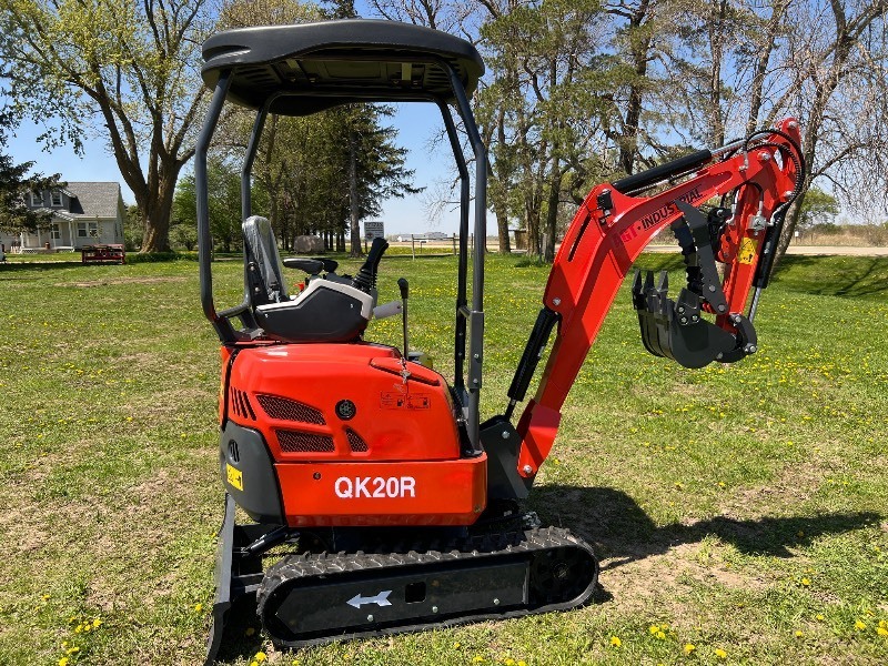 lot 4121 image: AGT Mini Excavator (QK20R)