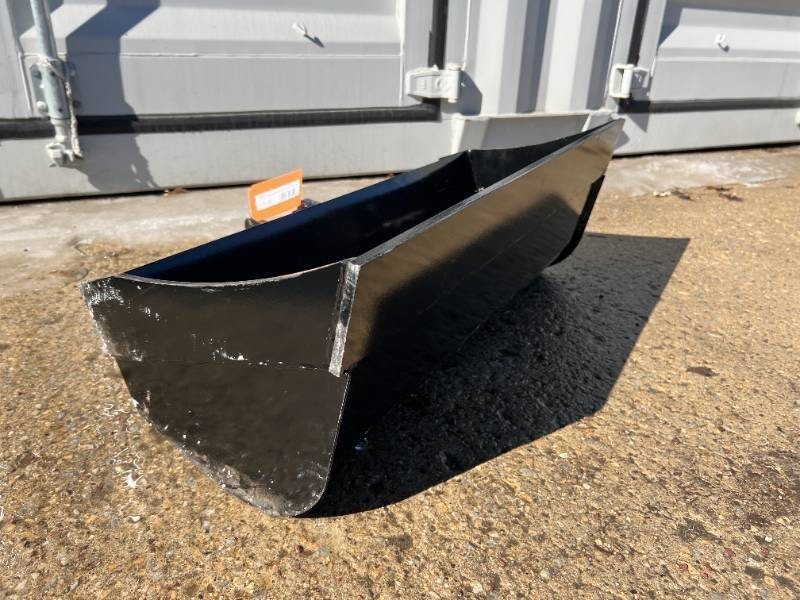 lot 6657 image: FUTURE Tilting Excavator Bucket 32 Inch