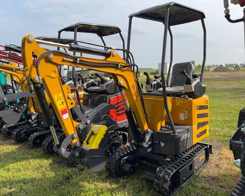 lot 4543 image: AGT Mini Excavator MH12RX