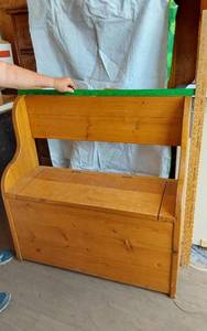 lot 22 image: Antique Wooden Storage Bench Approx. 34 12 wide, 35 12 tall