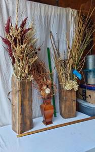 lot 42 image: Decorative Wooden Vases with Dried Floral Arrangements