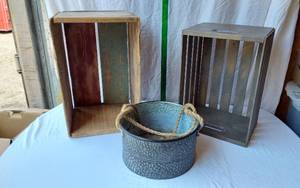 lot 44 image: Vintage Wooden Crates and Metal Bucket Lot