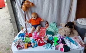 lot 71 image: Vintage Doll Collection with Accessories
