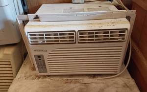 lot 90 image: SoleusAir Window Air Conditioner