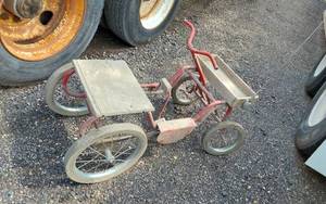 lot 109 image: Vintage Pedal Cart