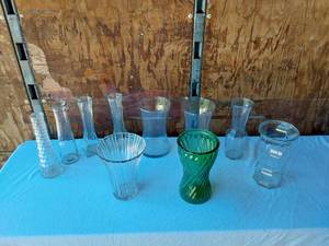 lot 115 image: Glass Vases in Various Styles