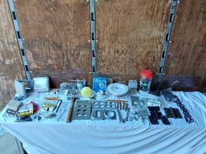 lot 129 image: Assorted Hardware and Electrical Components including Plates, Hinges, Chains, and Accessories