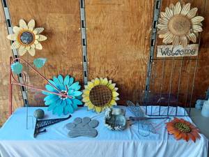 lot 153 image: Garden and Decorative Items including Metal Flowers, Welcome Sign, and Angel Statue