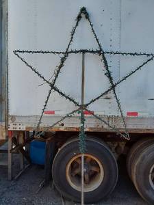 lot 167 image: Star-Shaped Frame with String Lights about 116 tall