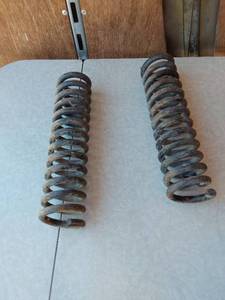 lot 174 image: Lot of Two Heavy Duty Metal Springs - 16 12 in lenght