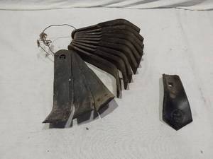 lot 194 image: WEC01 0912 Flail Mower Blades
