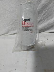 lot 245 image: Fleetguard FS1022 Fuel Water Separator Filter
