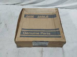 lot 293 image: Case Genuine Parts Spider Assembly Model 30-1538T2