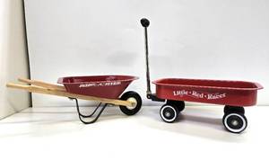 lot 216 image: Smaller Size RADIO FLYER Little Red Racer Wagon