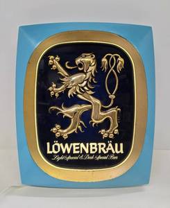 lot 210 image: Lighted Vintage LOWENBRAU Beer Sign