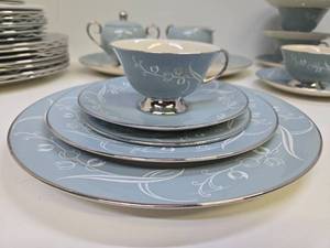 lot 36 image: Large Group of Mid Century FLINTRIDGE China Dishware - Made in California - Silver Rim wWhite on Blue Design