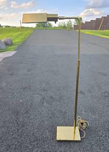 lot 9 image: Mid Century Designer KOCH & LOWY Brass Reading Floor Lamp