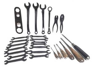 lot 219 image: Great Lot of Old Vintage Restored FORD Wrenches & Restored Old Screwdrivers #1