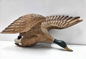 lot 74 image: Well Carved Vintage 3D Flying Duck Wall Sculpture