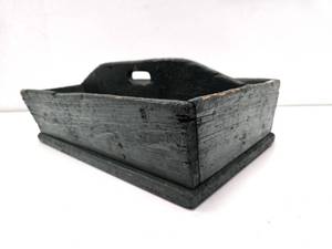 lot 85 image: Very Nice Antique Painted Folk Art Wood Tote Carrier wGreat Patina