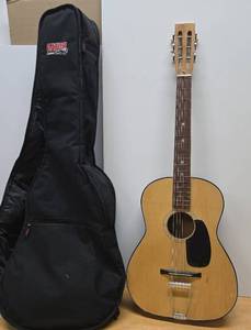 lot 126 image: Vintage Acoustic Guitar wCase - AS IS